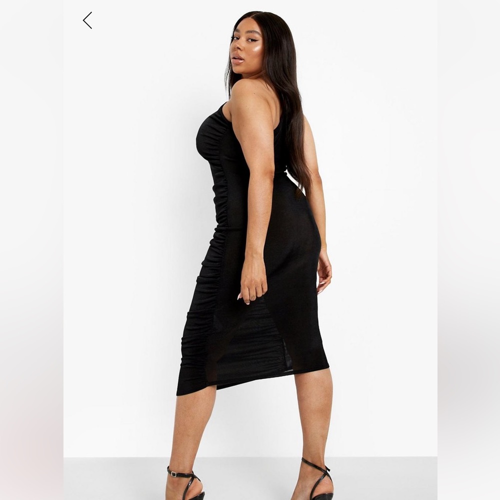 Boohoo plus one shoulder detain midi dress